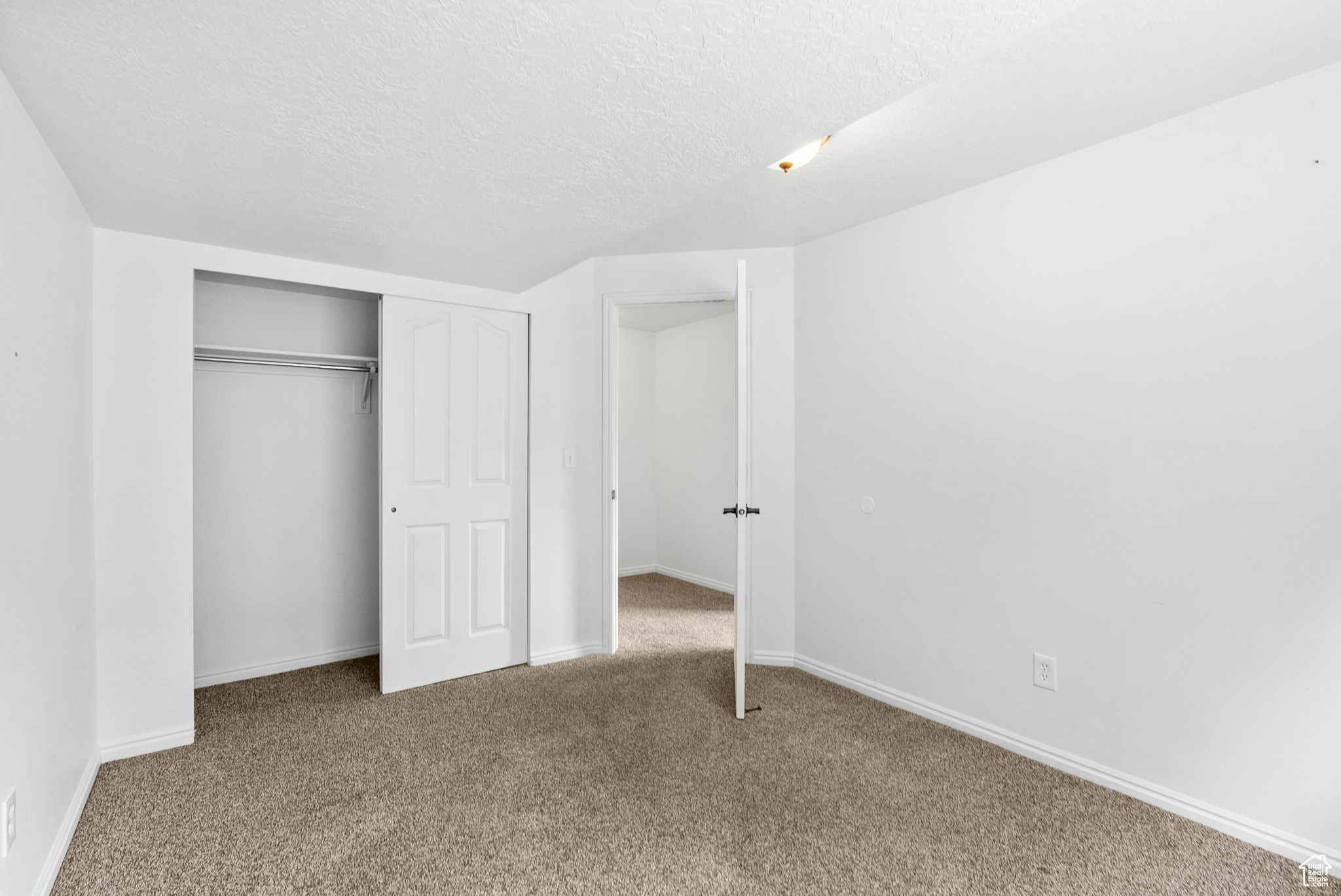 Eagle Mountain, Utah 84005, United States, 6 Bedrooms Bedrooms, ,3 BathroomsBathrooms,Residential,Pending,101108