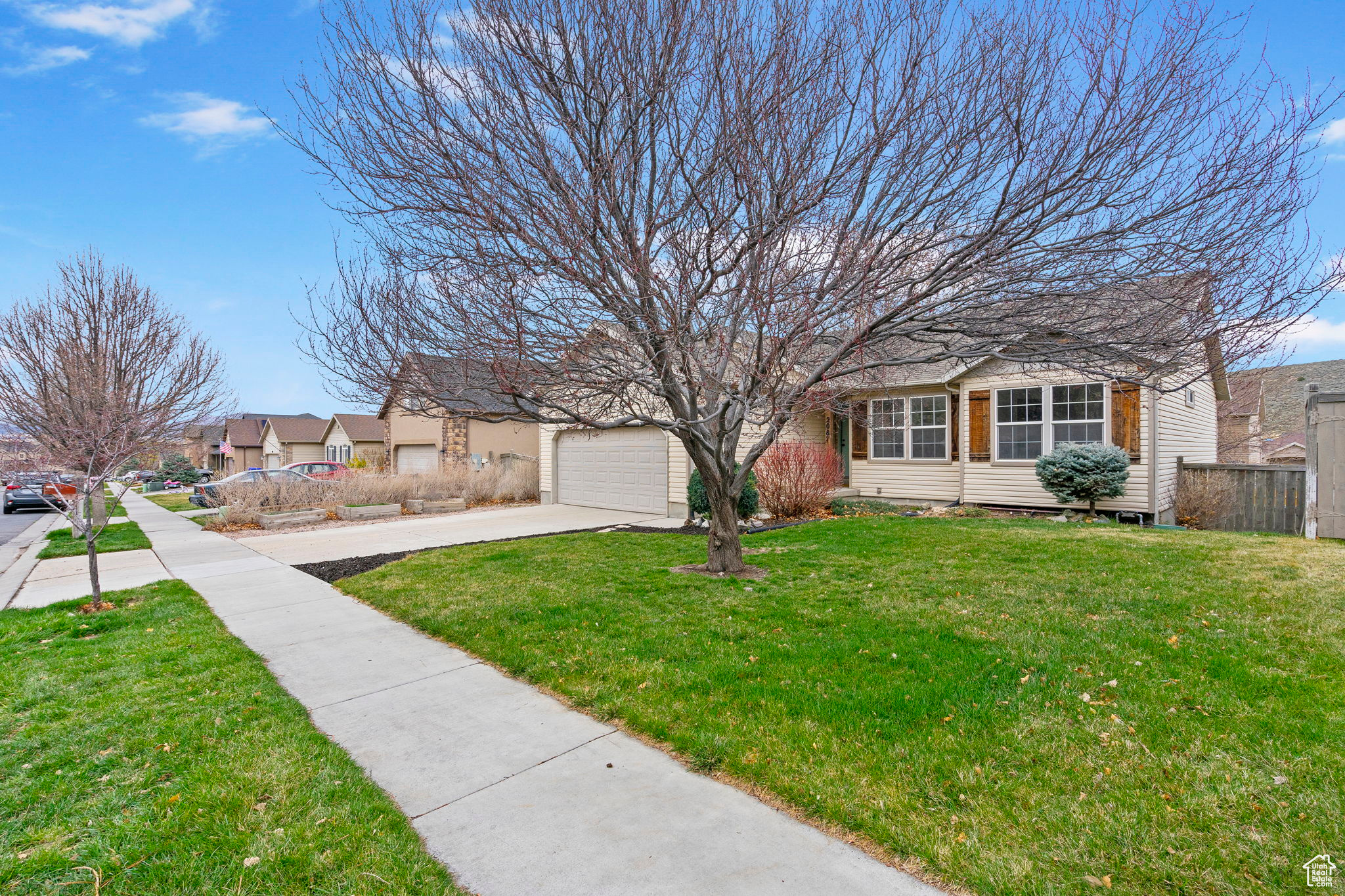 Eagle Mountain, Utah 84005, United States, 6 Bedrooms Bedrooms, ,3 BathroomsBathrooms,Residential,Pending,101108