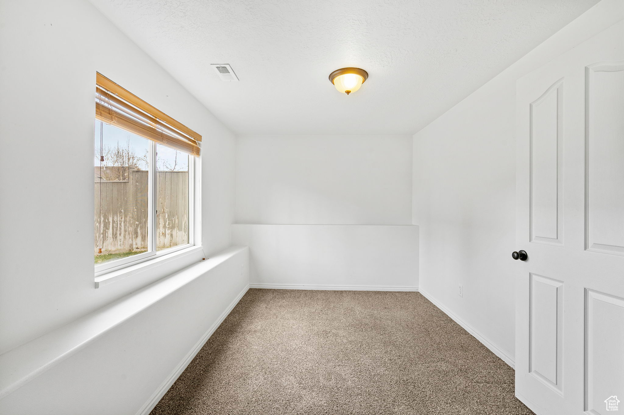 Eagle Mountain, Utah 84005, United States, 6 Bedrooms Bedrooms, ,3 BathroomsBathrooms,Residential,Pending,101108