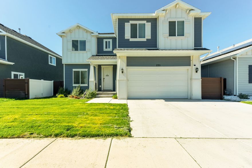 **YOU MUST SEE THIS BEAUTIFUL 2-STORY HOUSE IN VINEYARD AREA. Buyers to verify all.