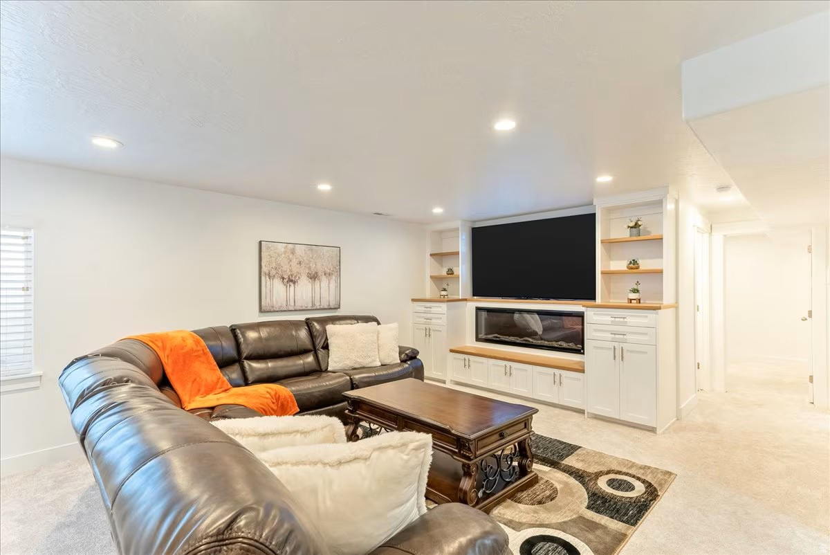 BRIDGEPORT AT WATERS EDGE - Residential