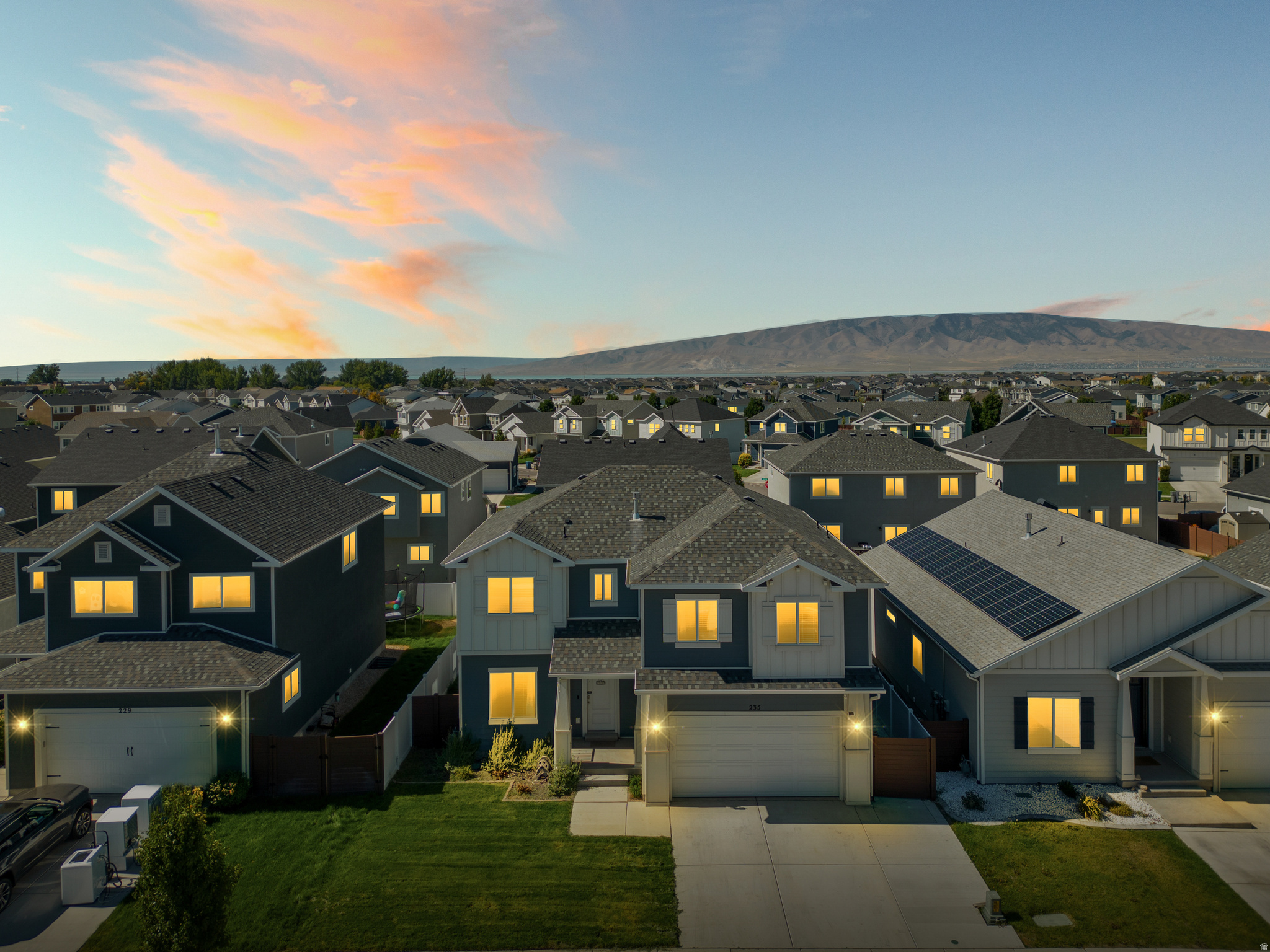 BRIDGEPORT AT WATERS EDGE - Residential