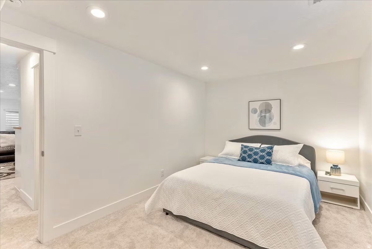 BRIDGEPORT AT WATERS EDGE - Residential