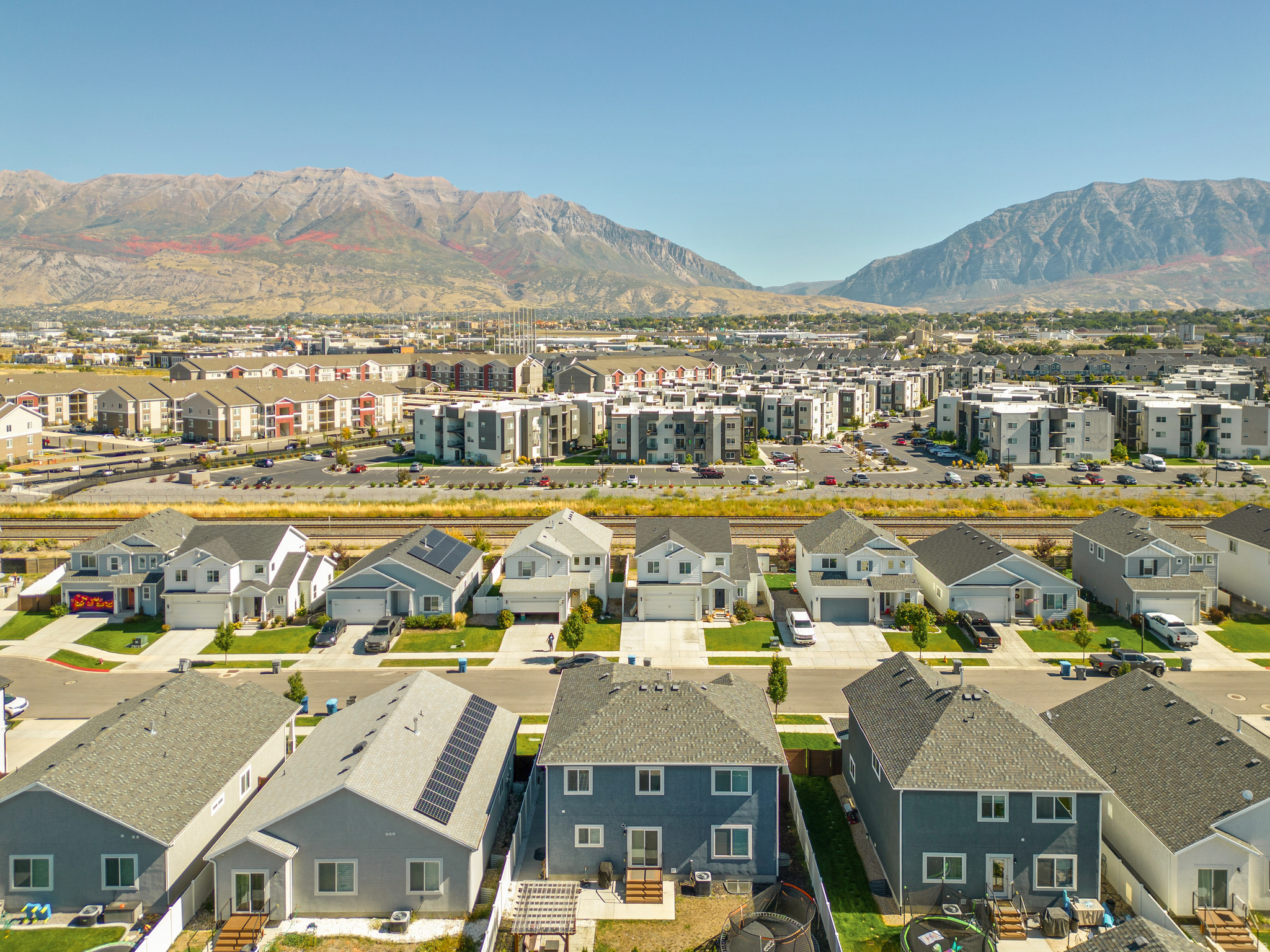 BRIDGEPORT AT WATERS EDGE - Residential