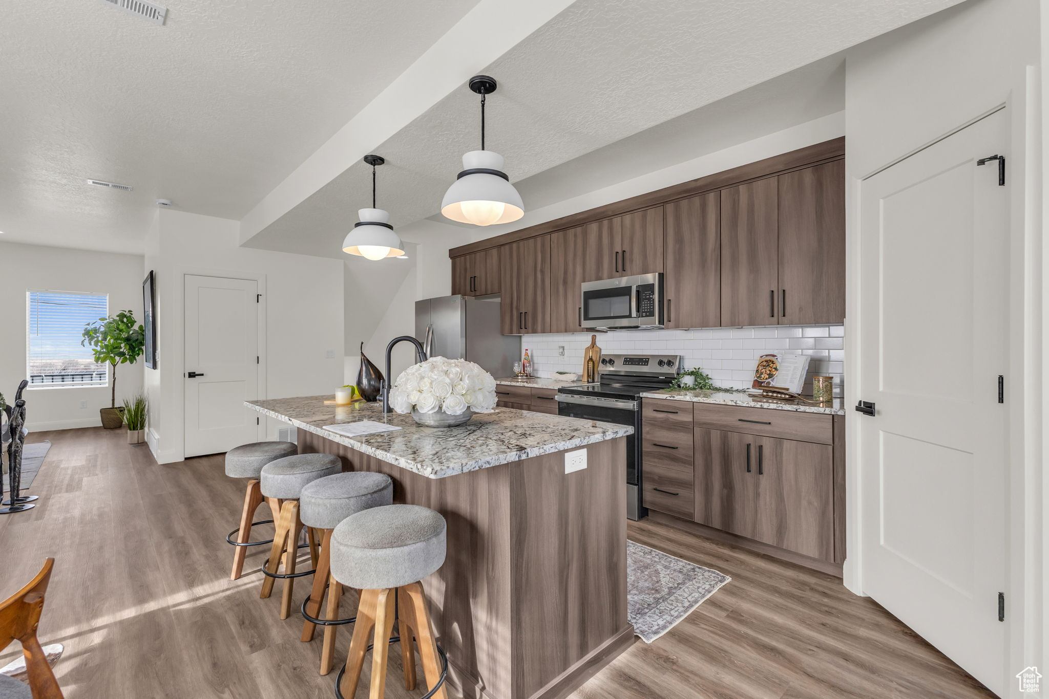 LAKE POINTE - Residential