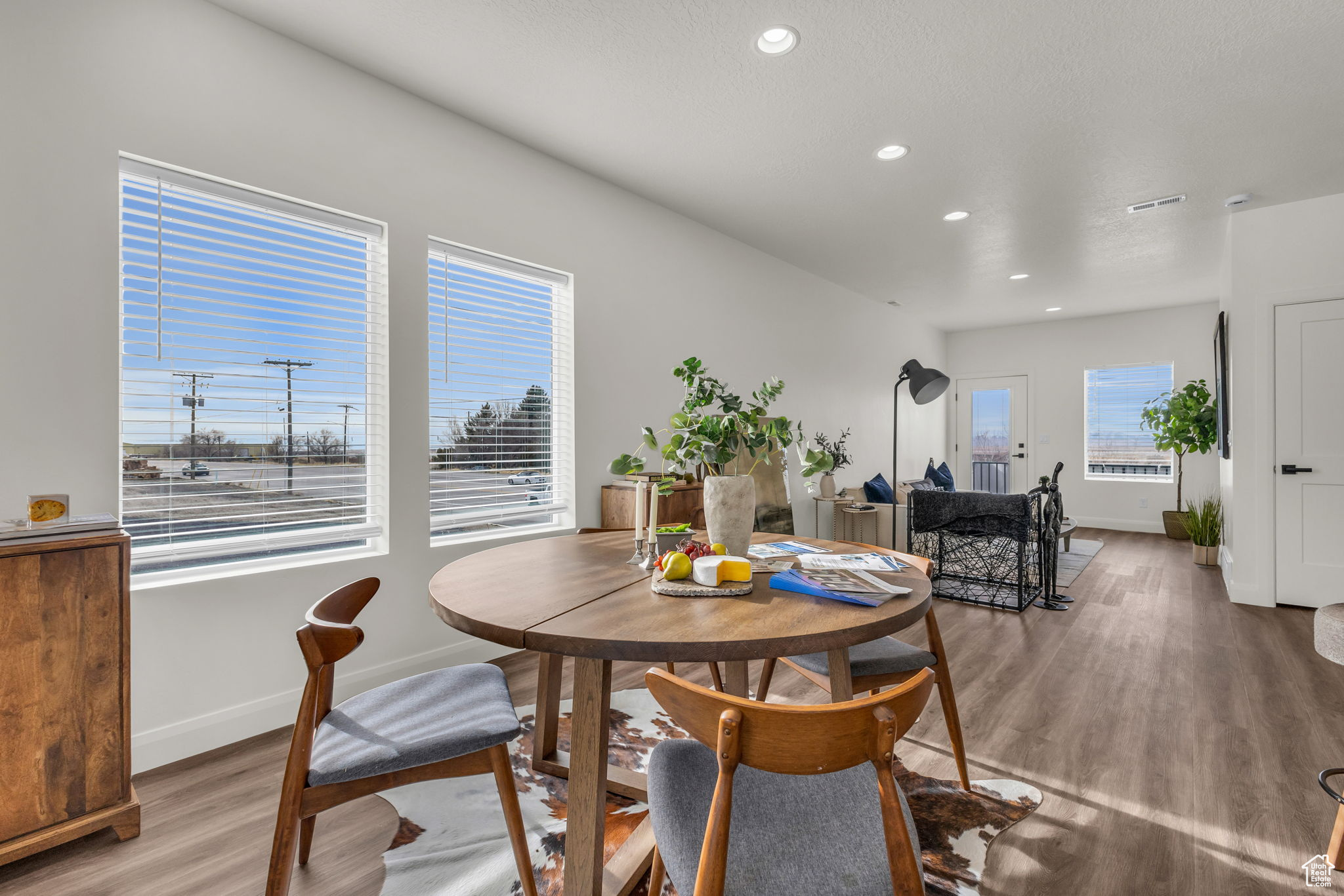 LAKE POINTE - Residential