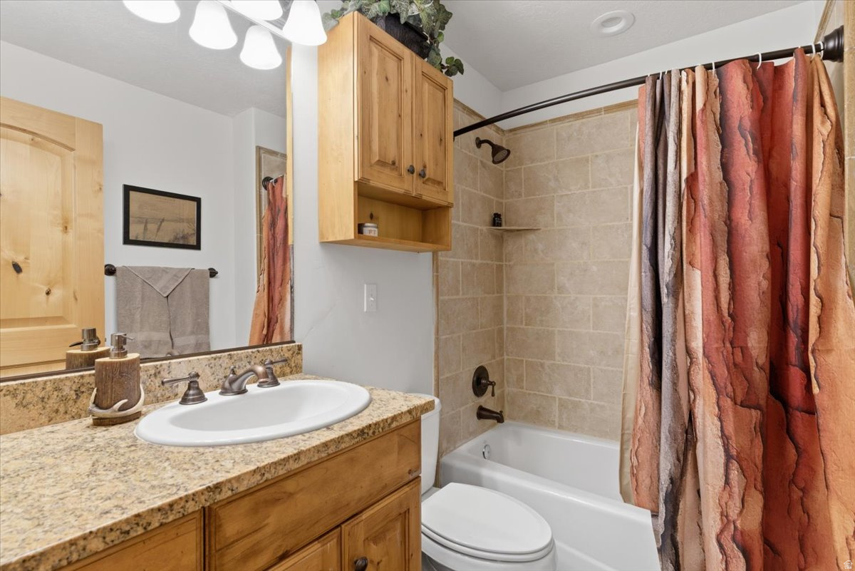 MOOSE HOLLOW - Residential