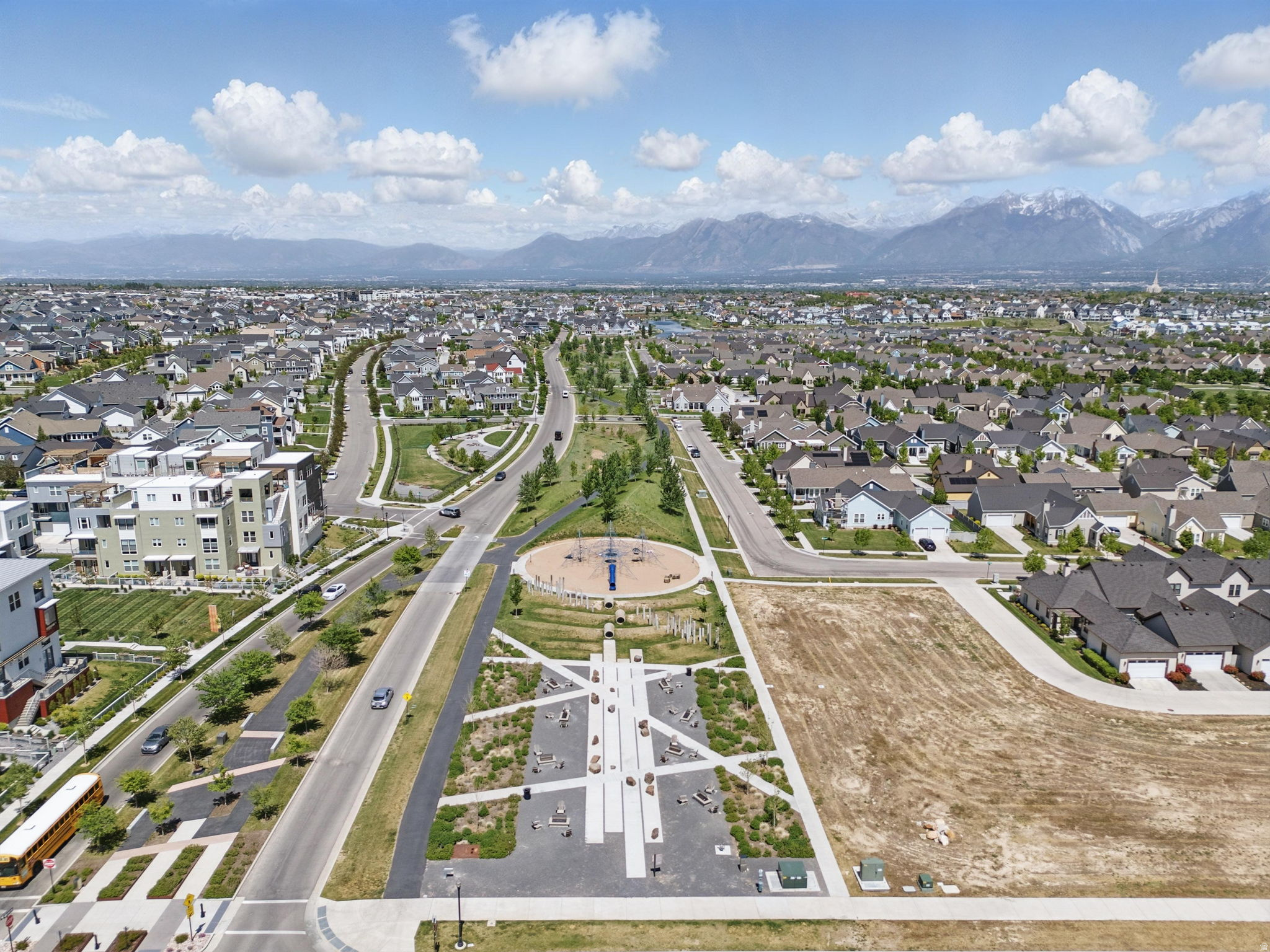 DAYBREAK - Residential