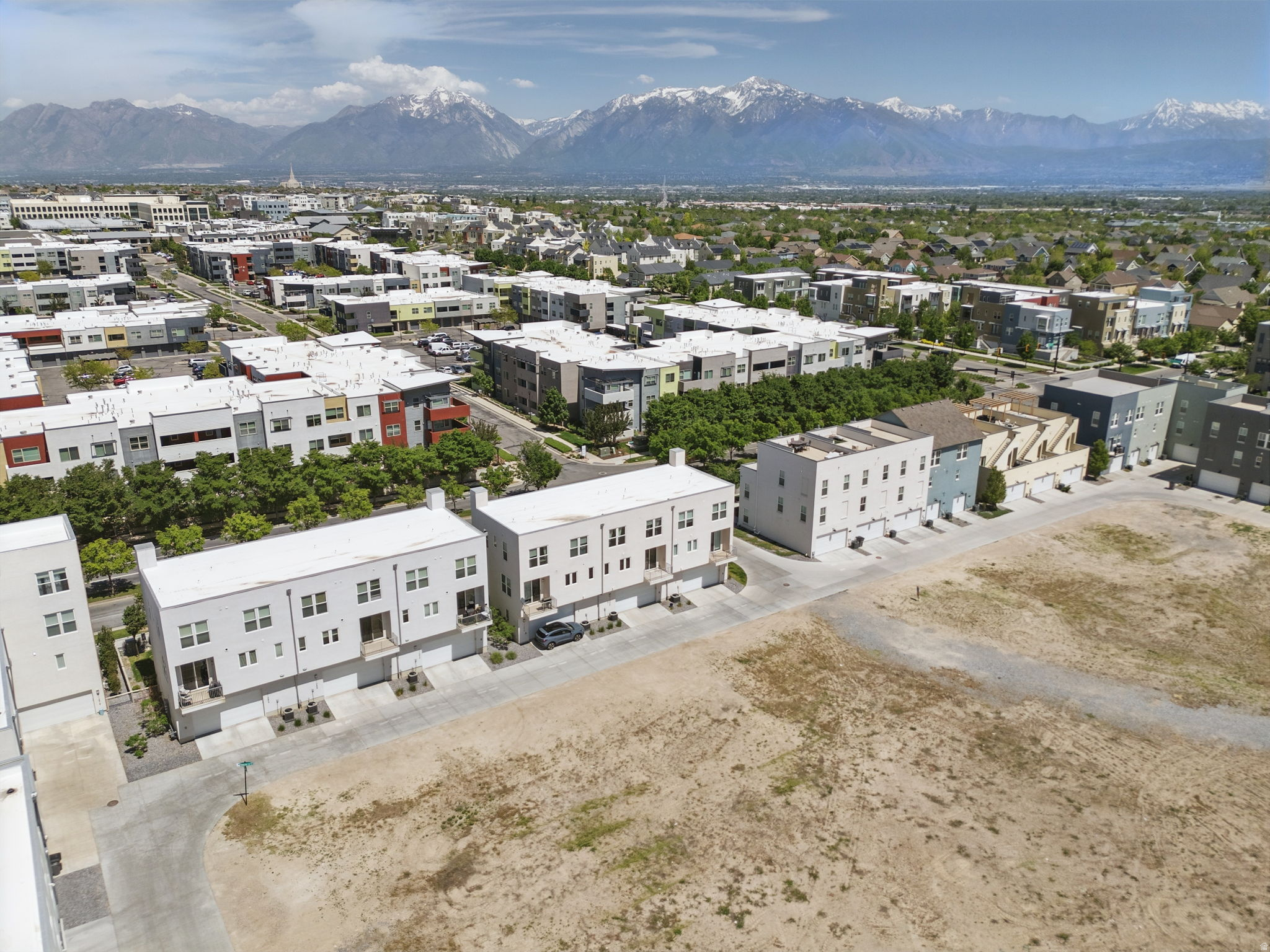 DAYBREAK - Residential