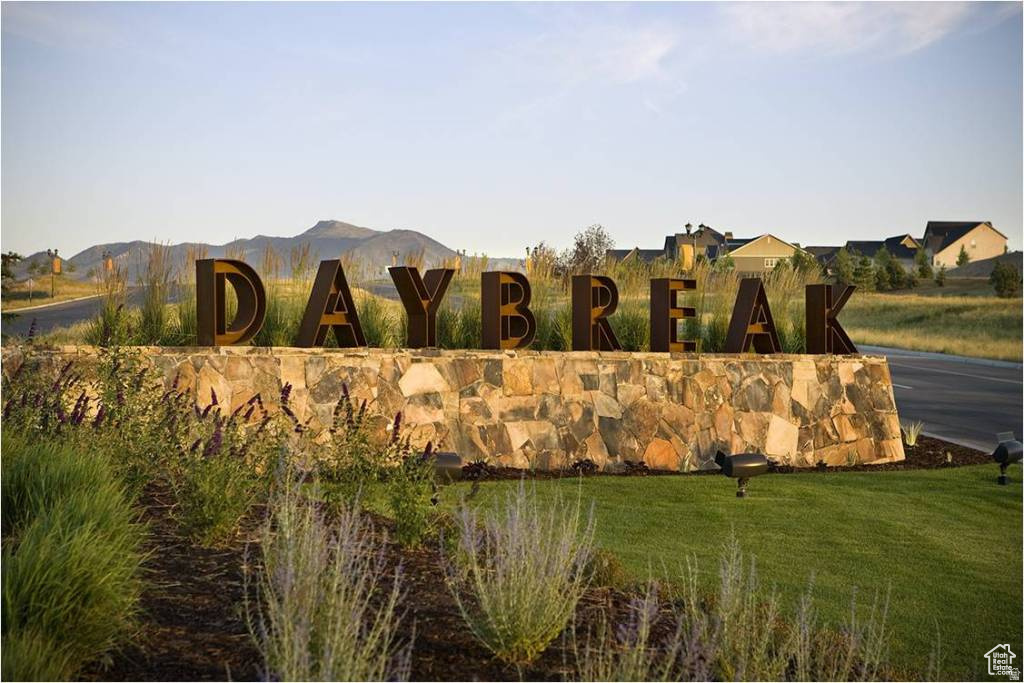 DAYBREAK - Residential