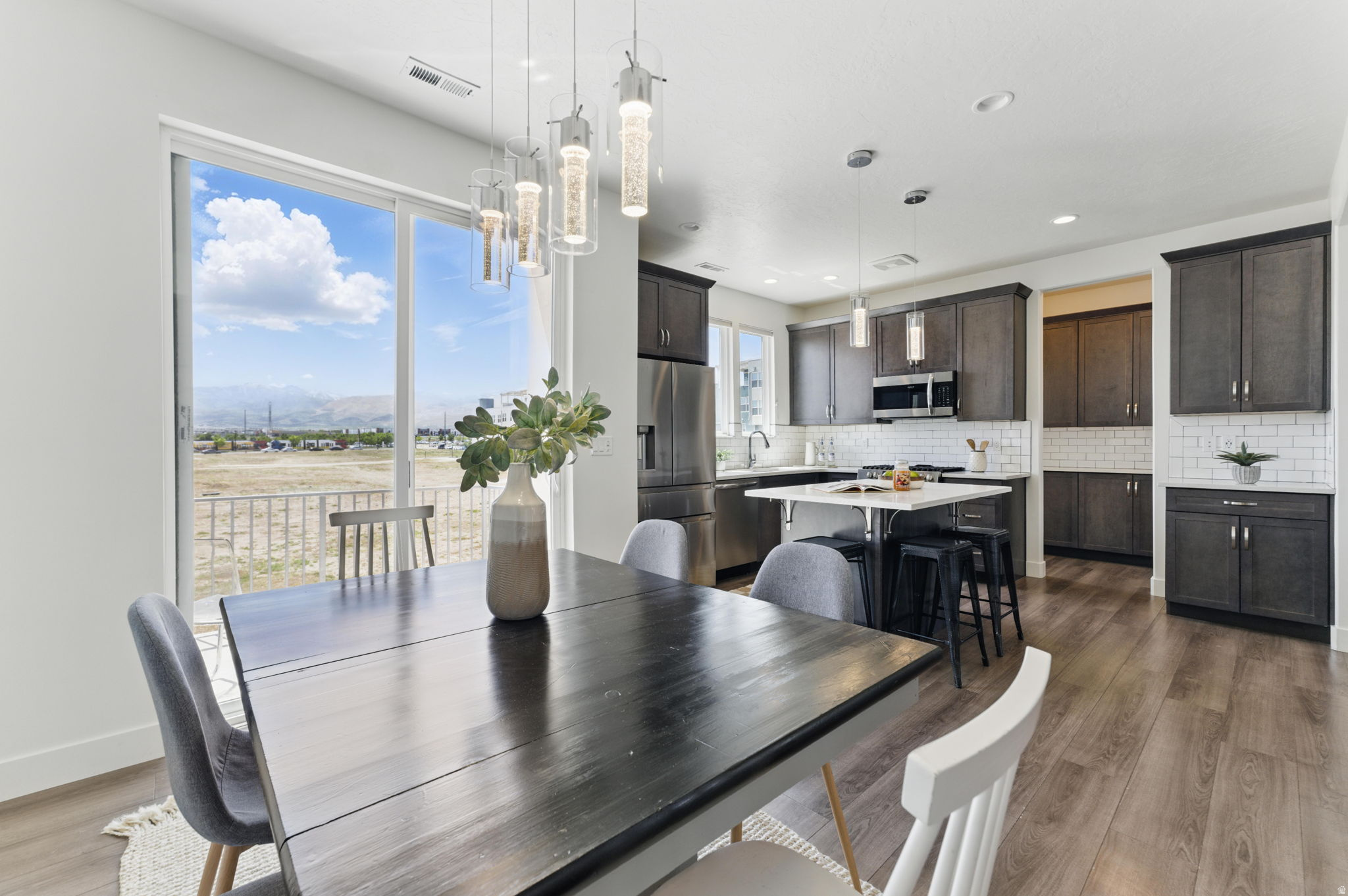 DAYBREAK - Residential