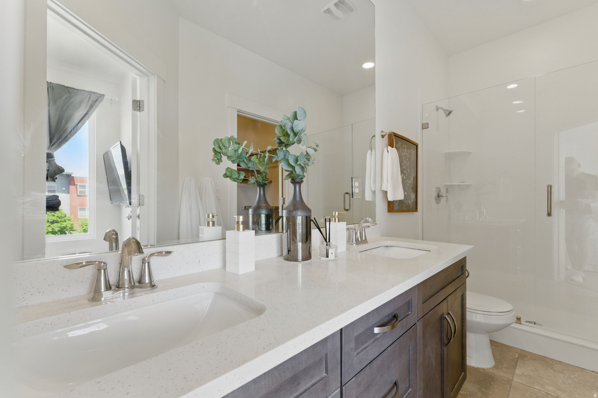 DAYBREAK - Residential