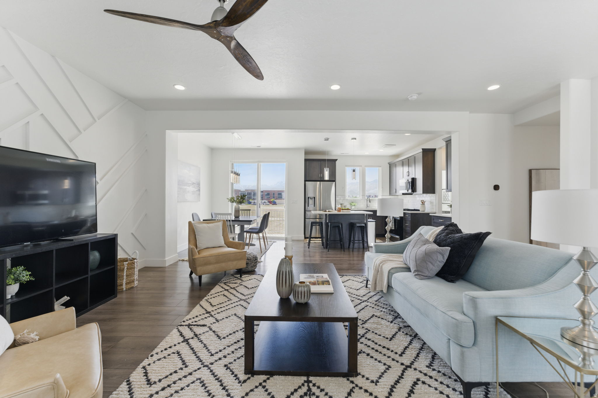 DAYBREAK - Residential