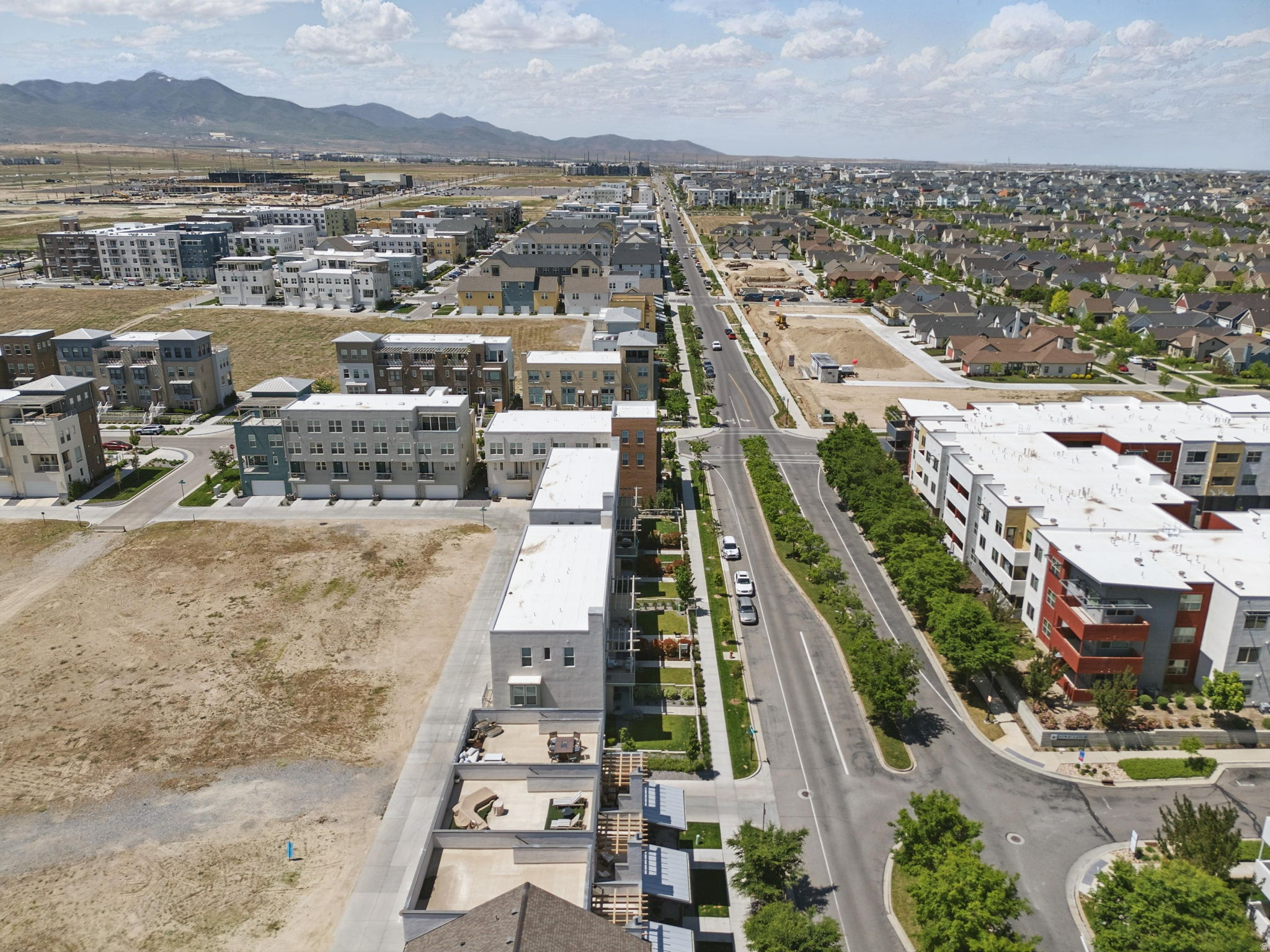 DAYBREAK - Residential