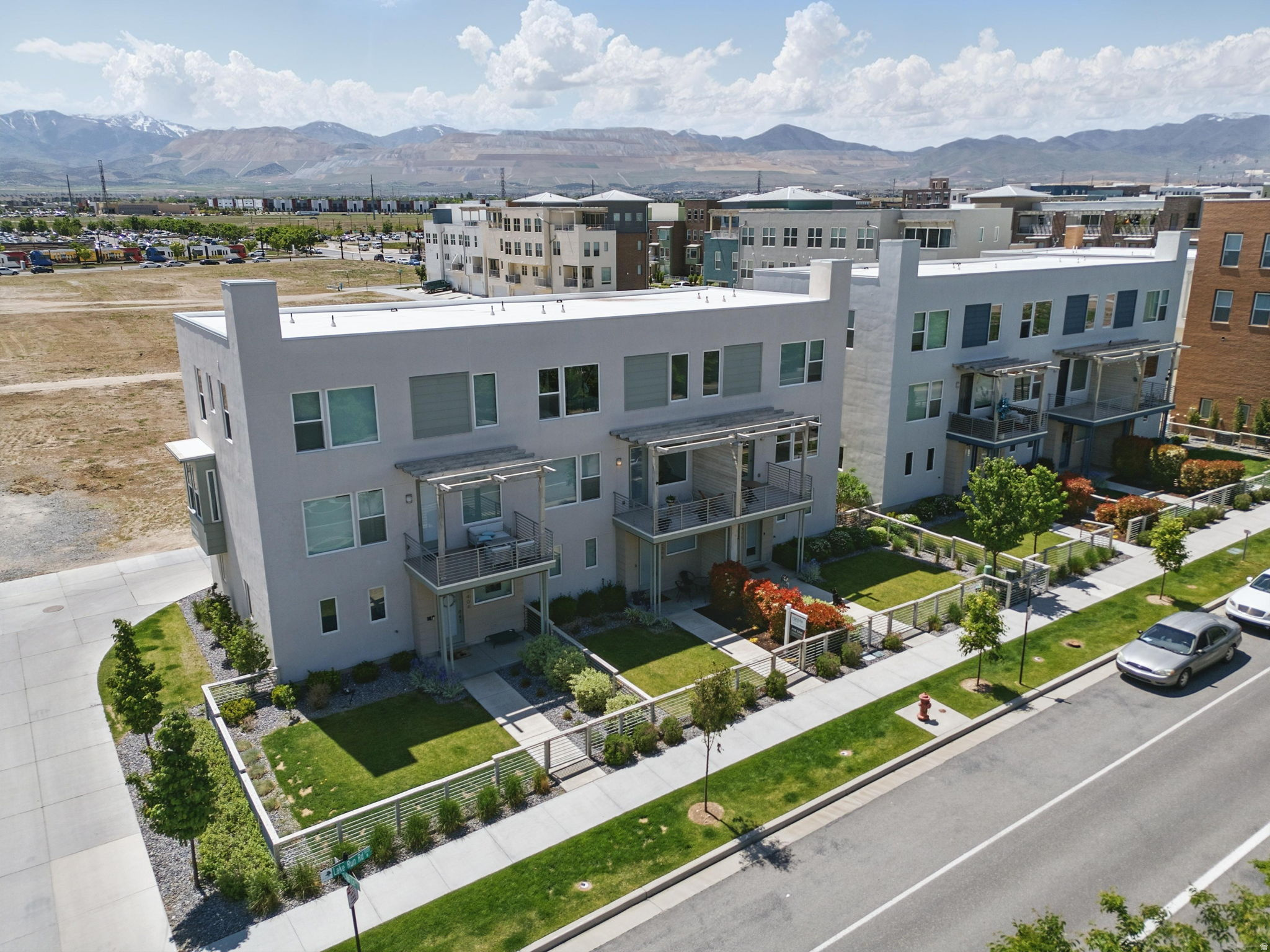 DAYBREAK - Residential