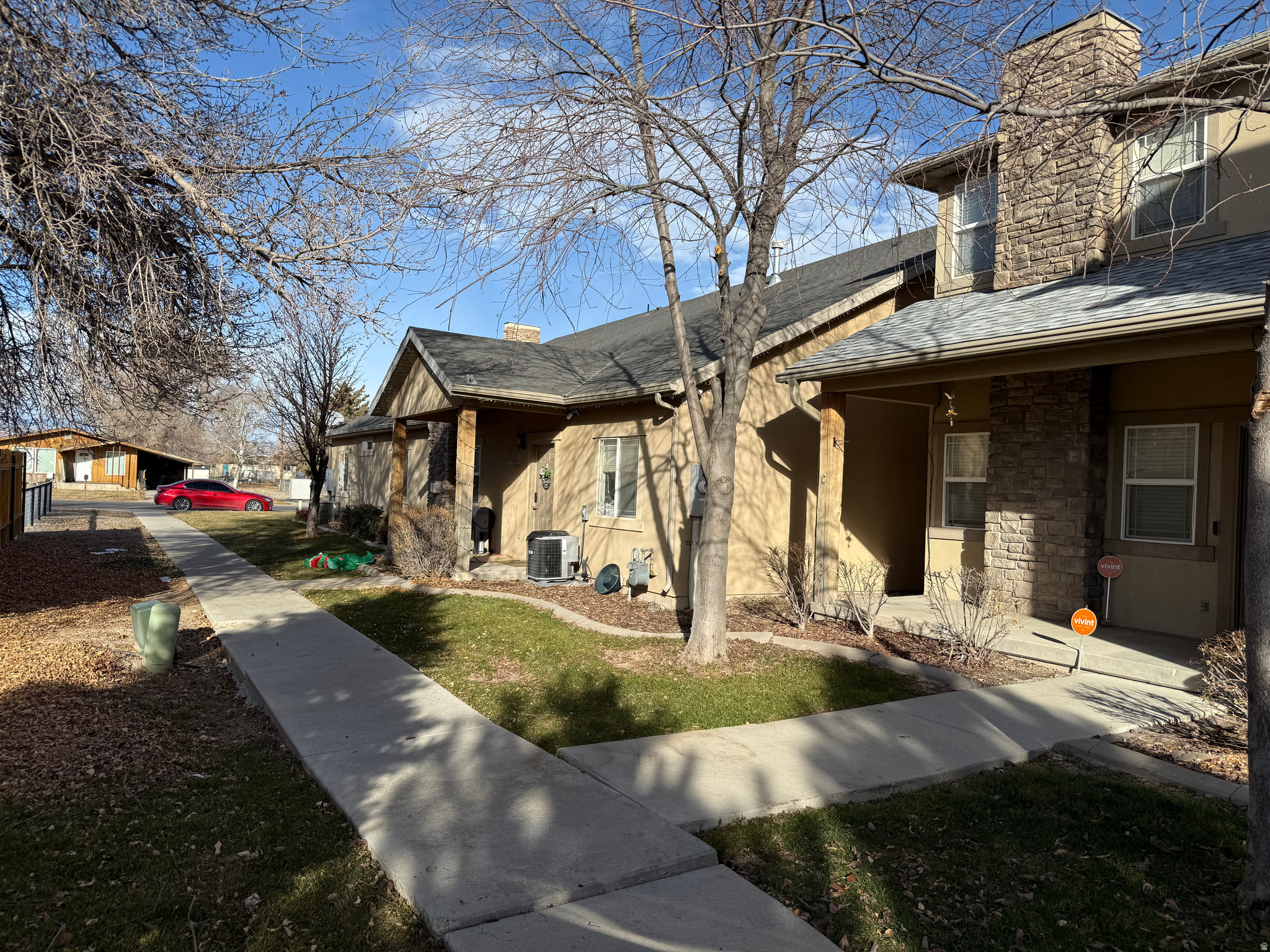 SPLIT MOUNTAIN VILLA - Residential