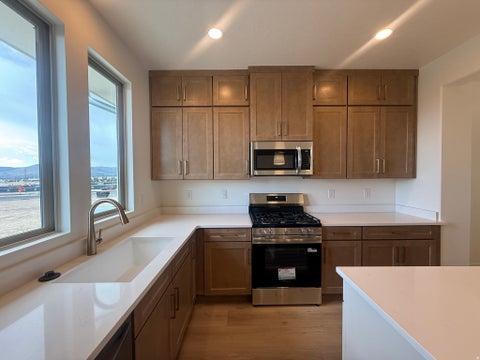 Townhouse For Sale - 5353 W Center Field Dr #125<br/> South Jordan, UT 84009