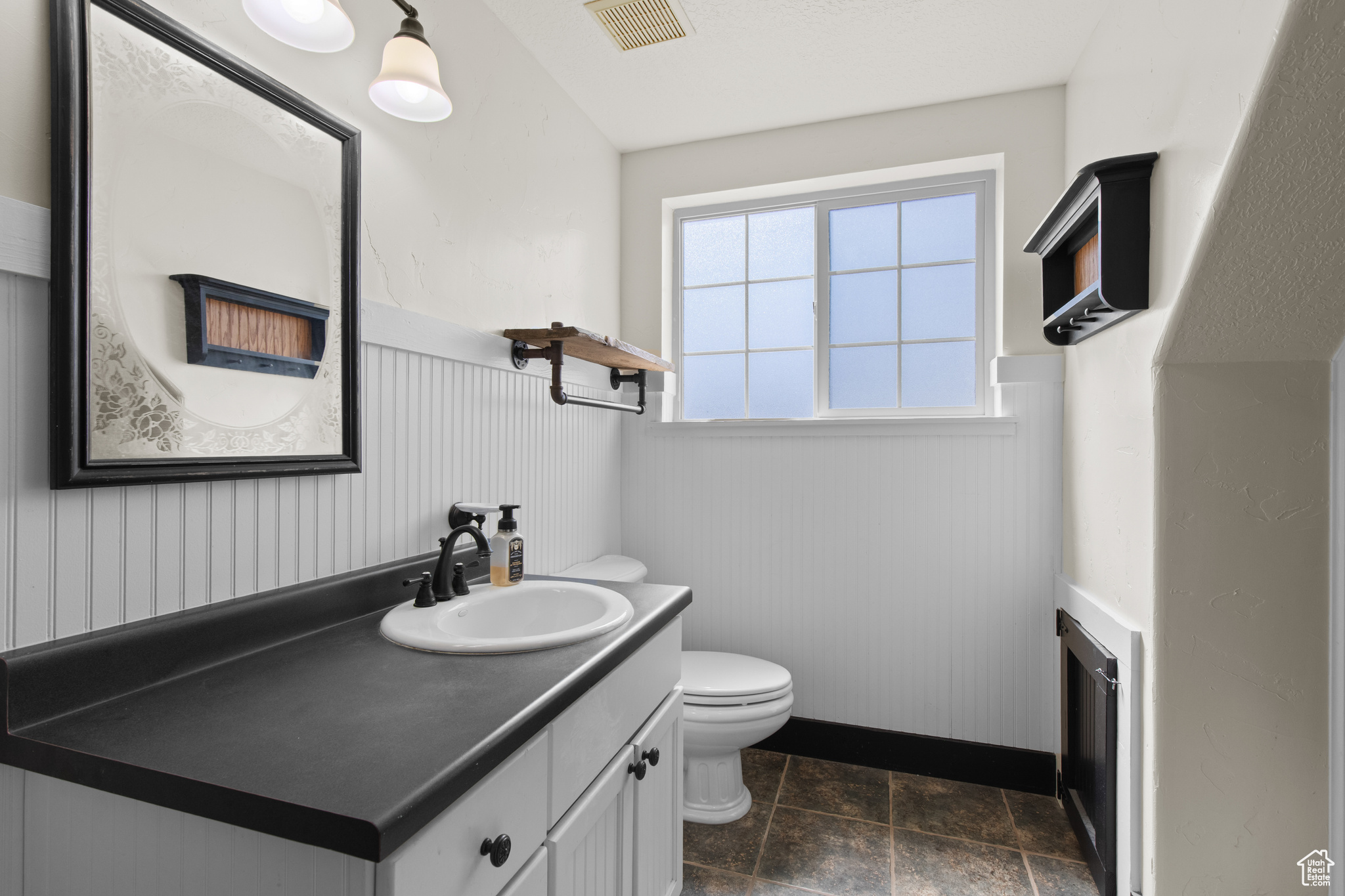 2599 S Foxridge Rd, Garden City, Utah image 17