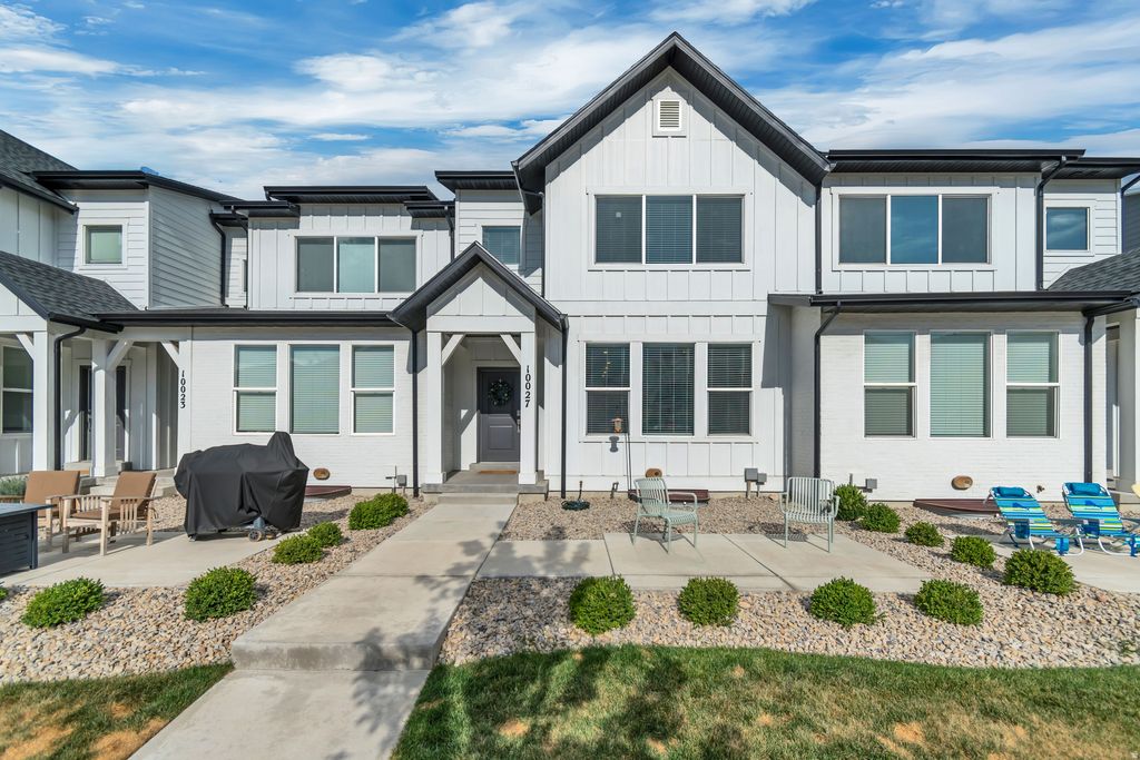 Photo of 10027 N FEATHERSTONE DR E, Highland, UT 84003 (MLS # 2170251)