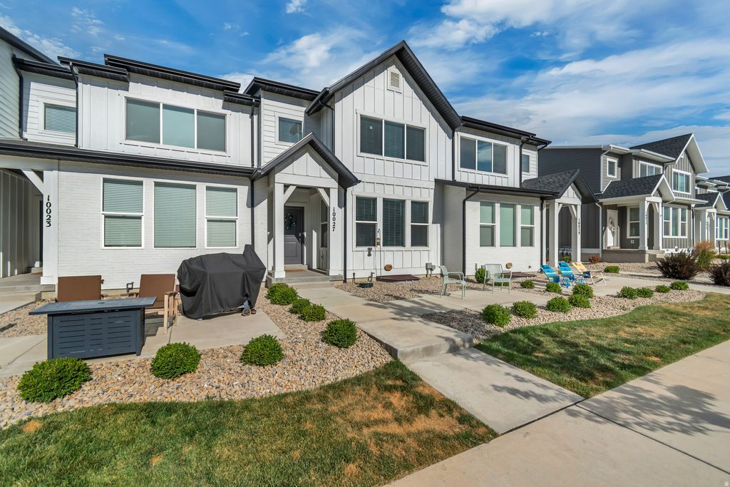 Photo of 10027 N FEATHERSTONE DR E, Highland, UT 84003 (MLS # 2170251)