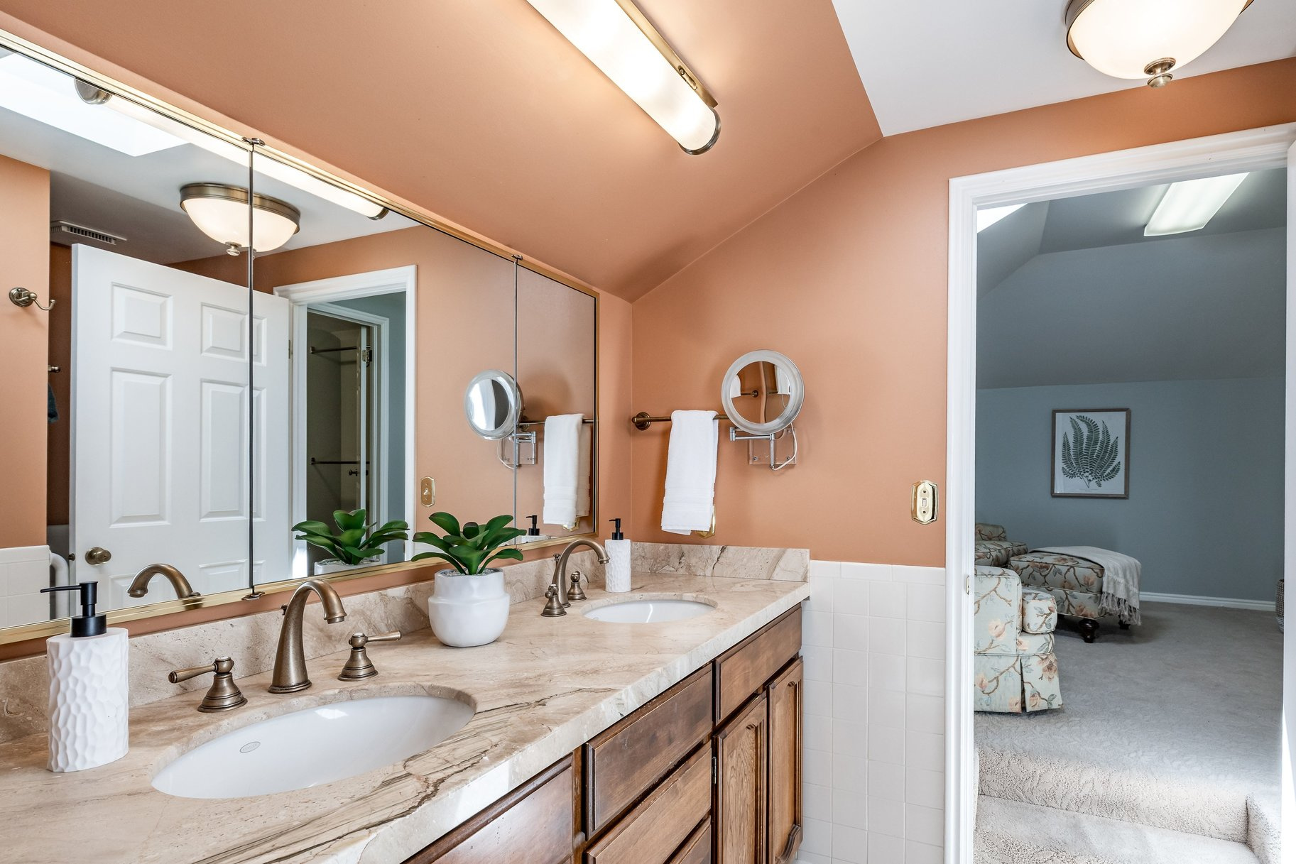 COLONIAL VIEW - Residential