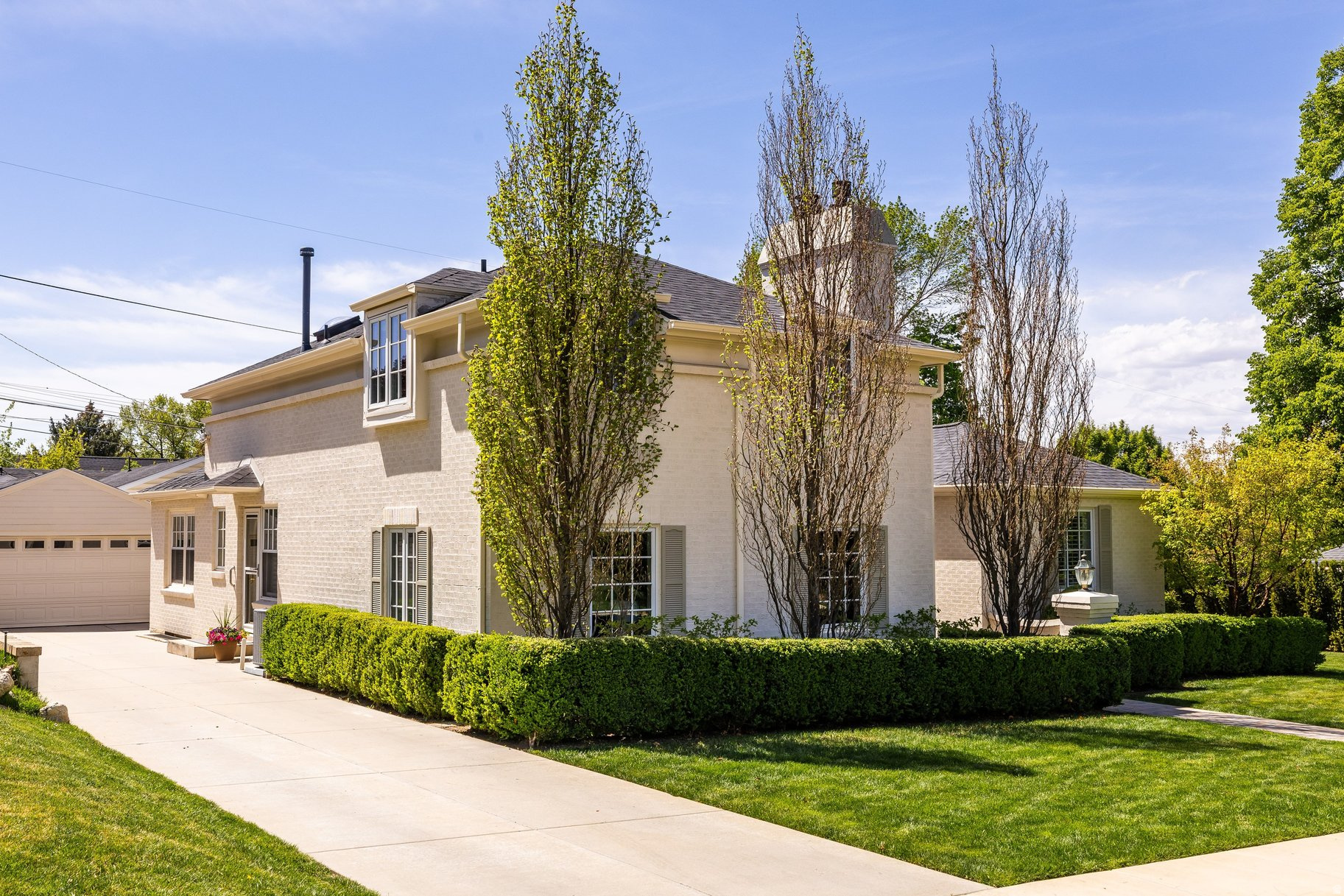 COLONIAL VIEW - Residential