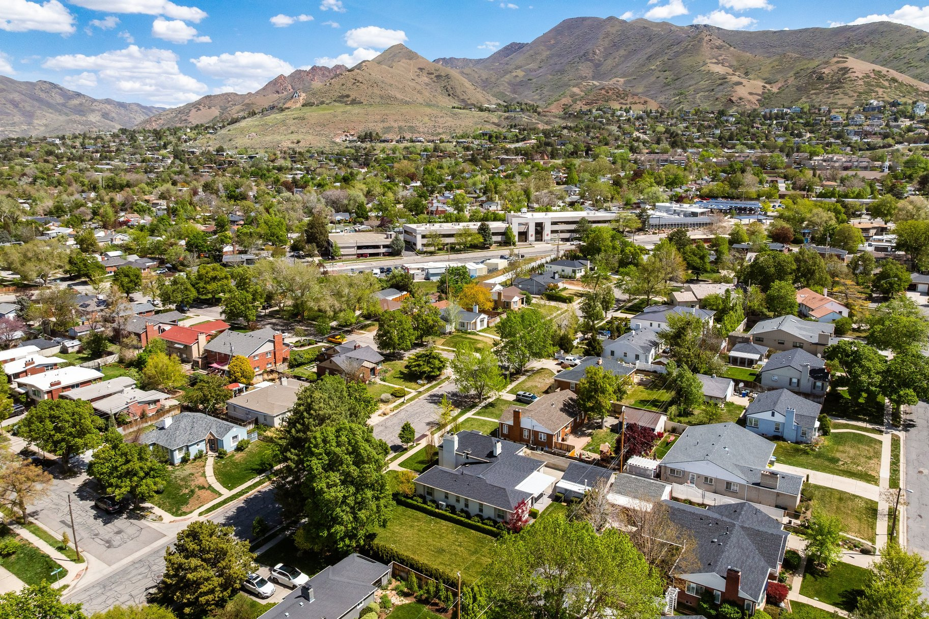 COLONIAL VIEW - Residential