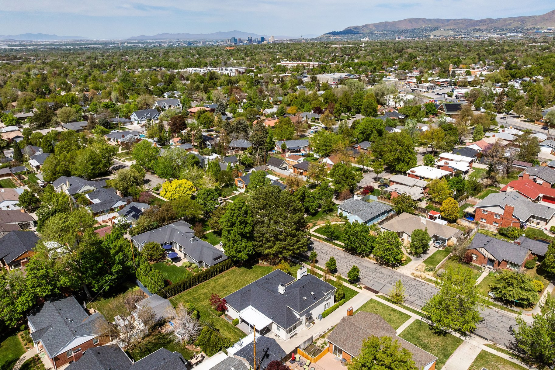 COLONIAL VIEW - Residential