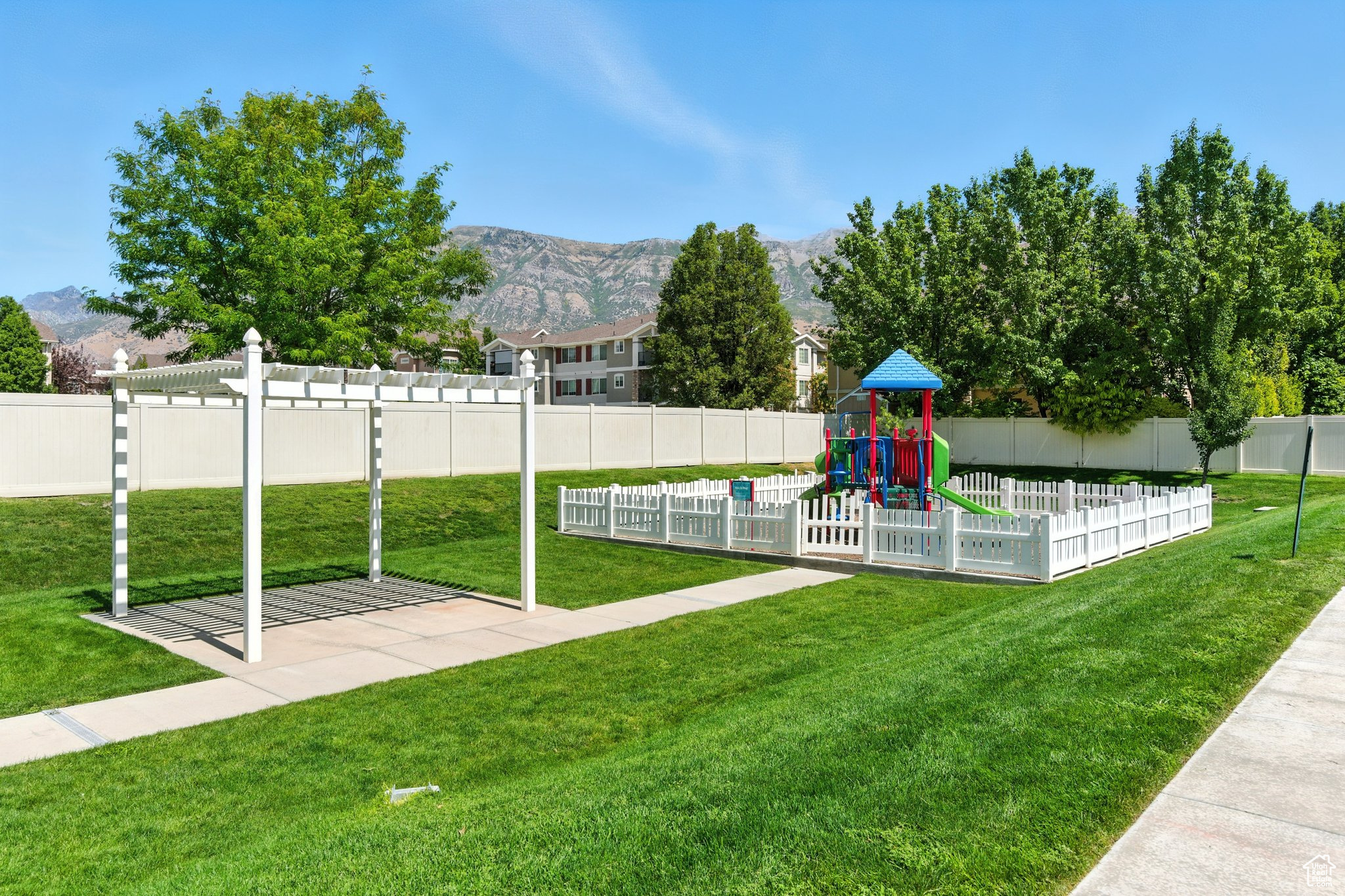 GARDEN GROVE - Residential