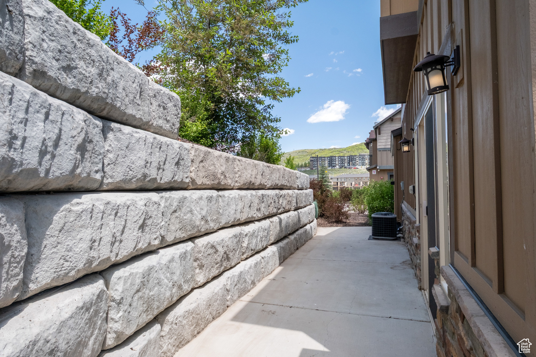 PARK'S EDGE - Residential