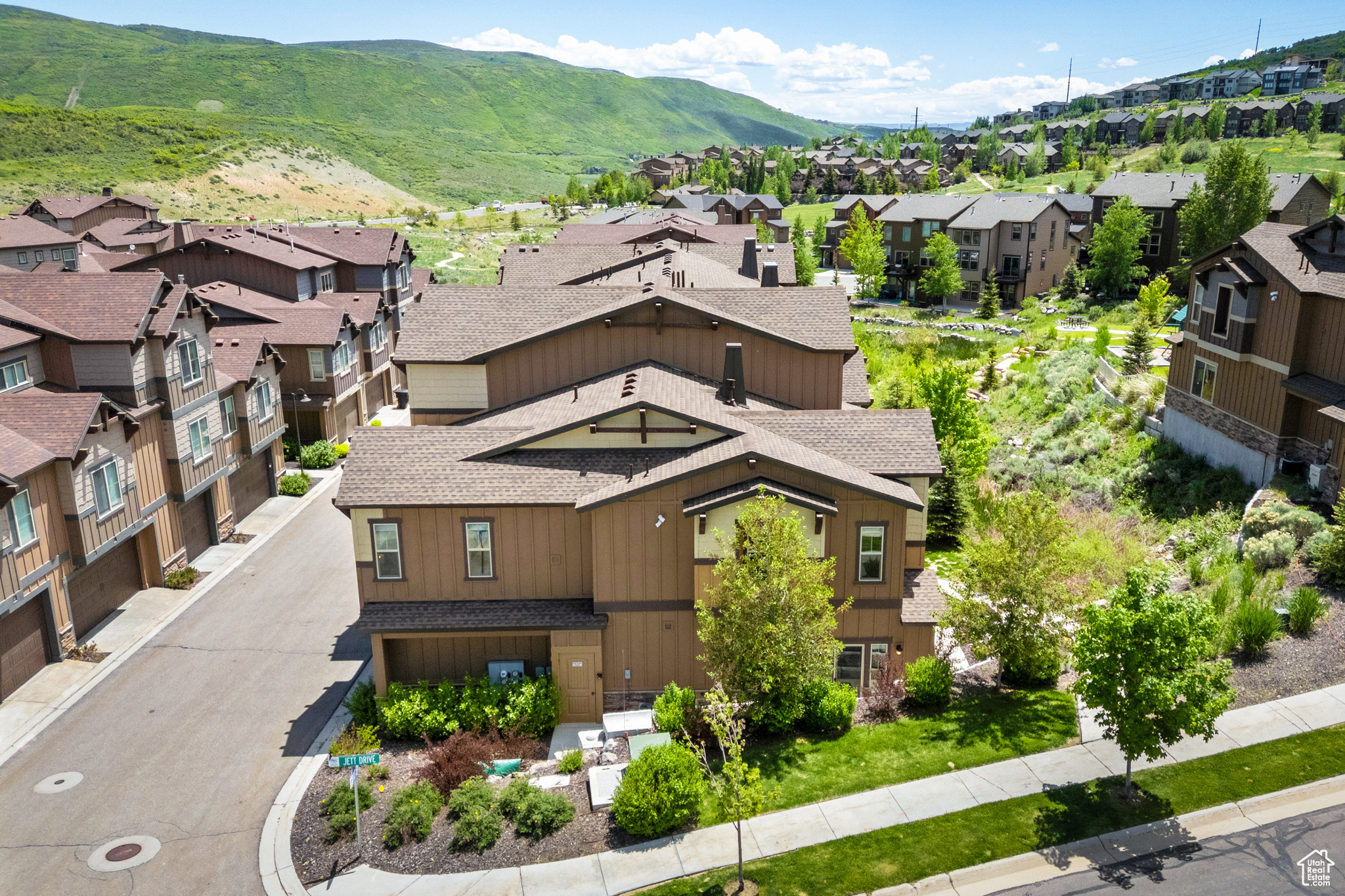 PARK'S EDGE - Residential