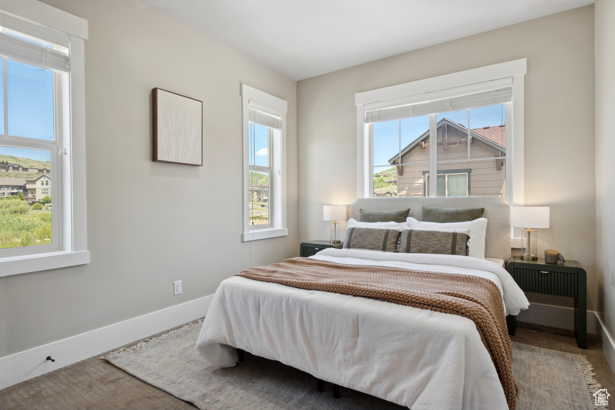PARK'S EDGE - Residential