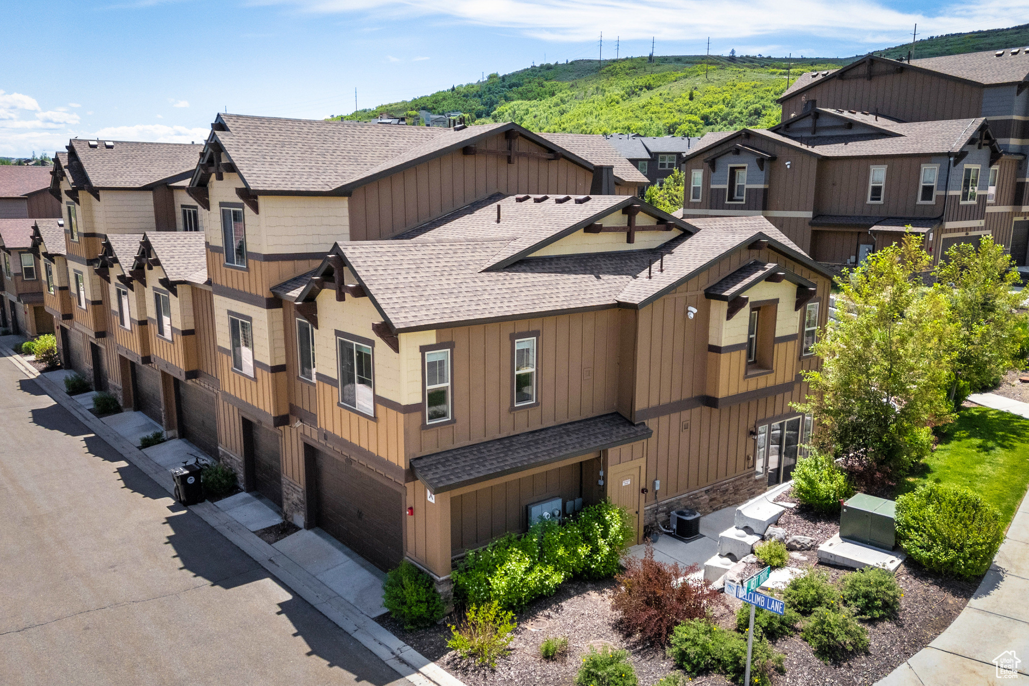 PARK'S EDGE - Residential