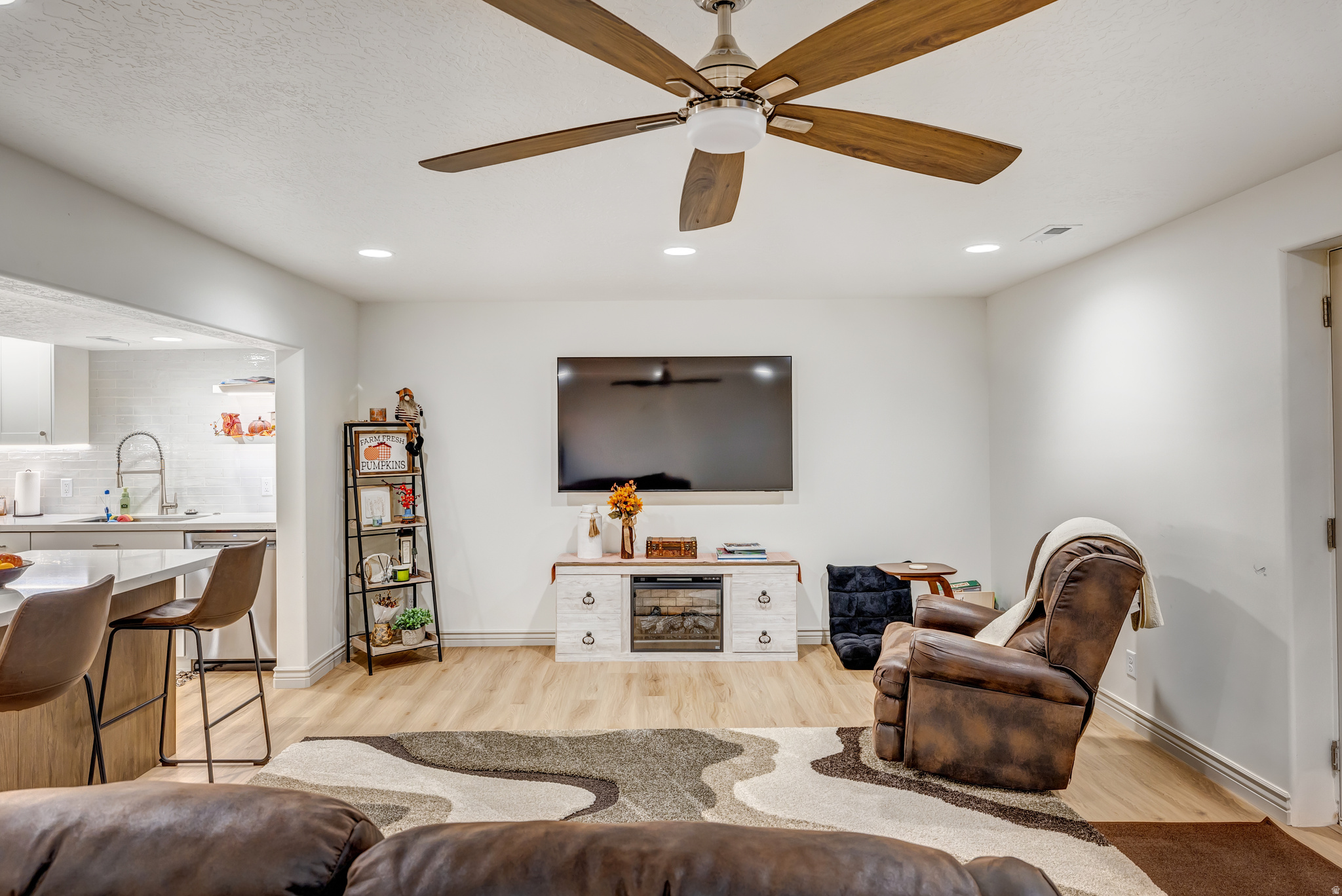 FOX GATE FARMS - Residential