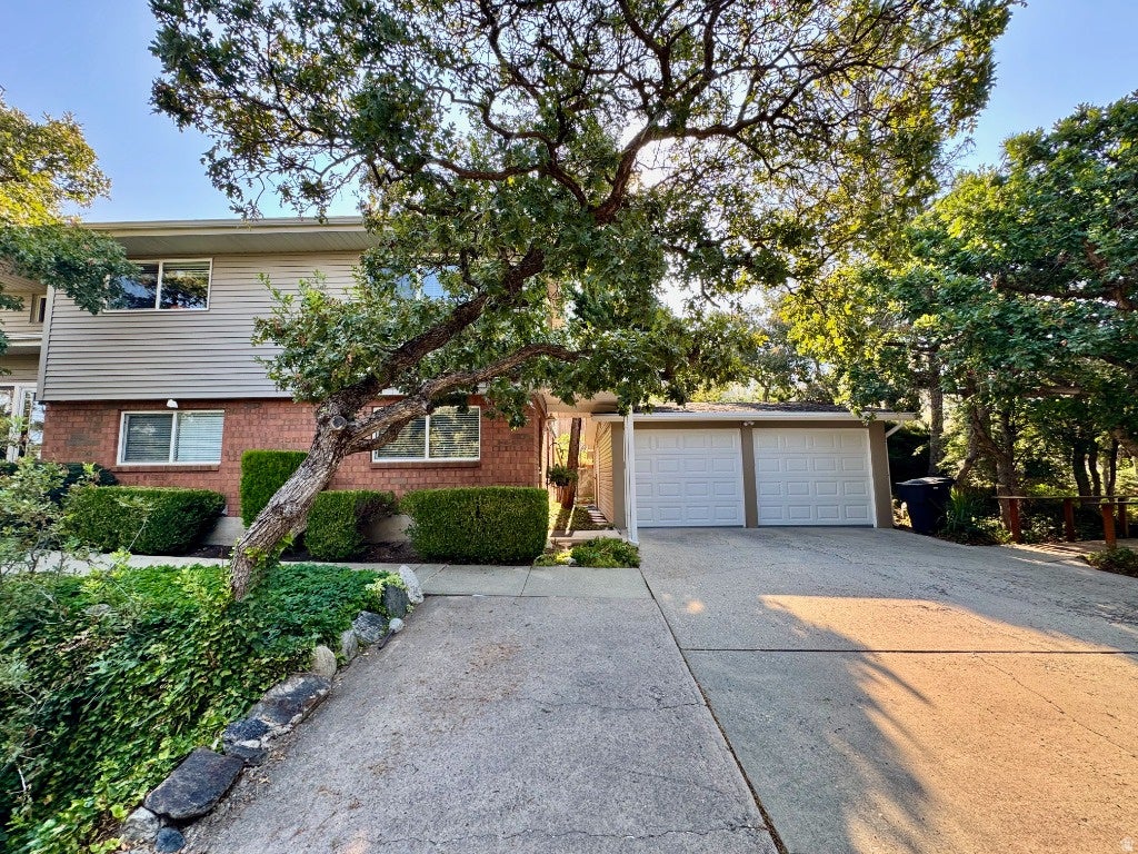 Photo of 535 E POWELL AVE, Centerville, UT 84014 (MLS # 2176977)
