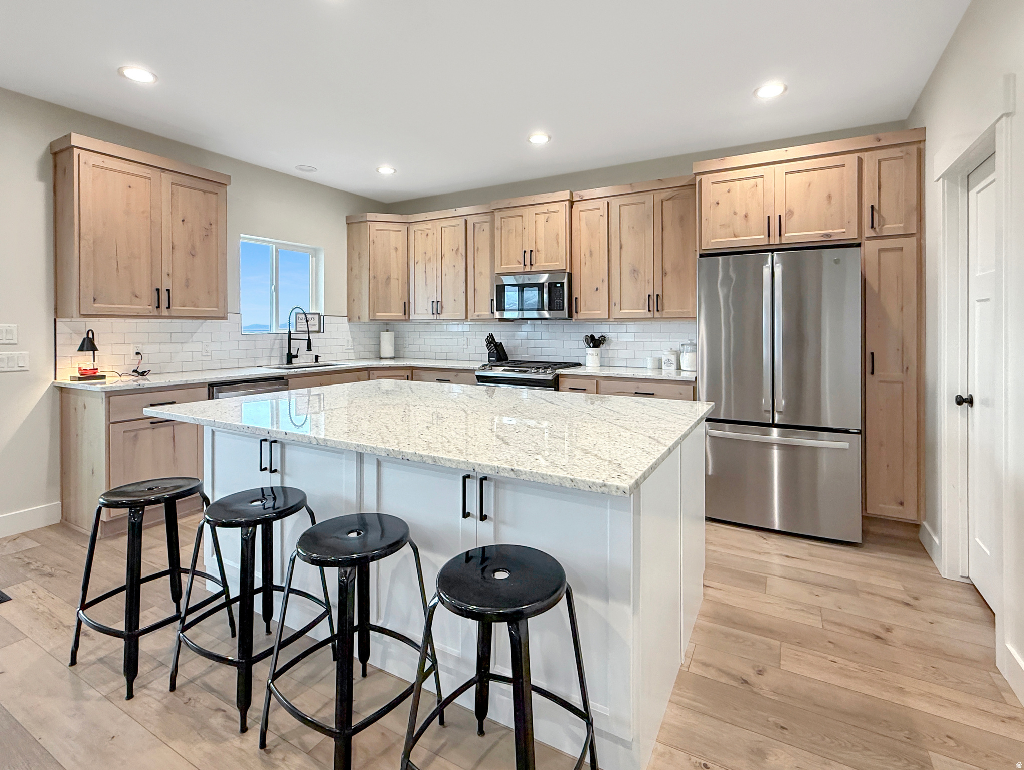 H&L ANDERSEN - Residential