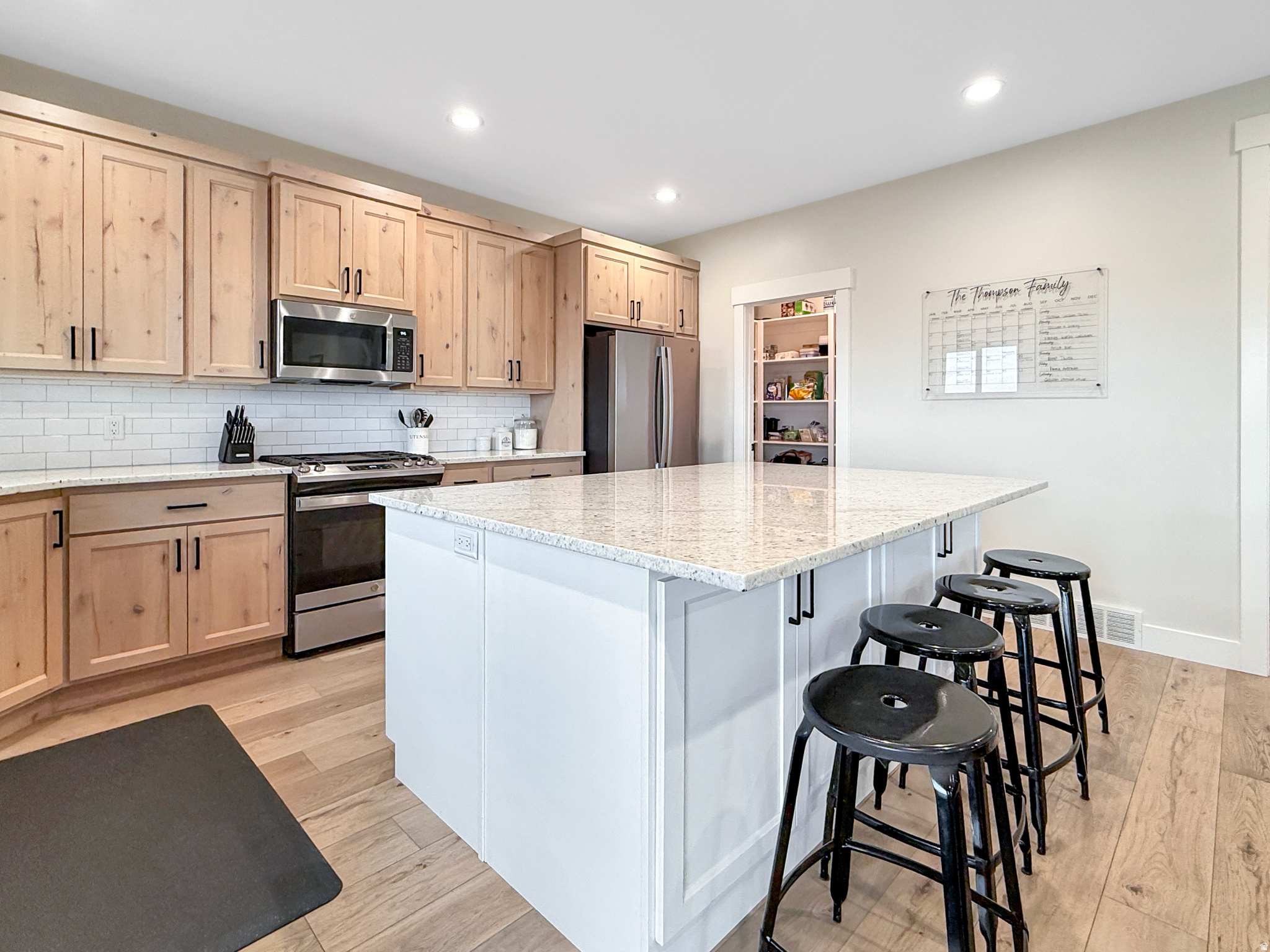 H&L ANDERSEN - Residential