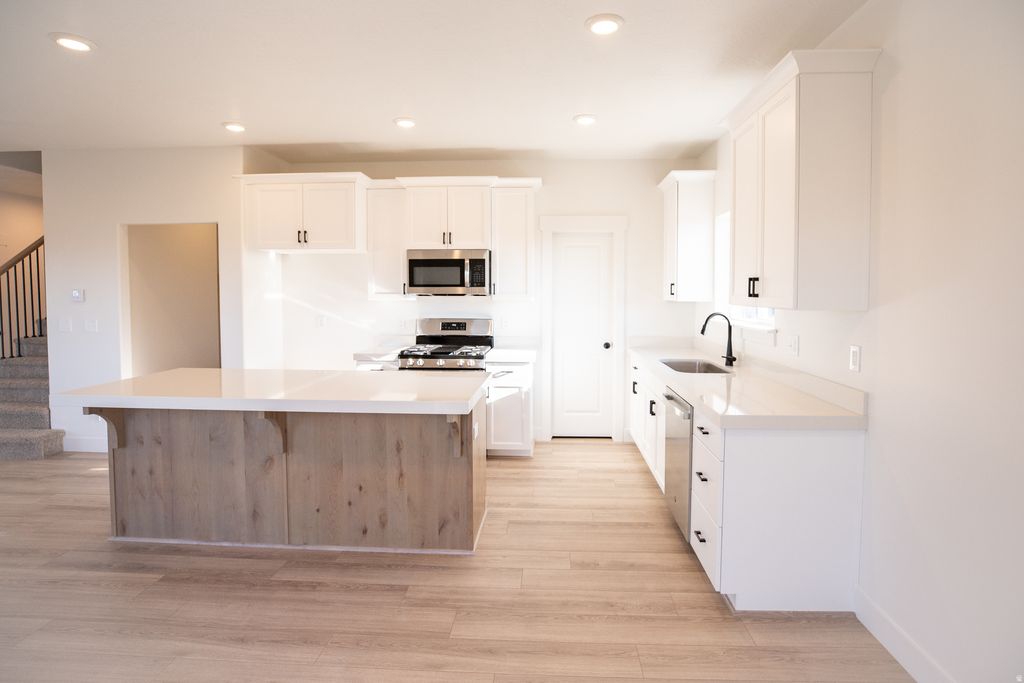 Photo of 637 N 410 E LOT #17, Salem, UT 84653 (MLS # 2136340)