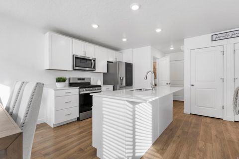 Tiny photo for 873 N 3540 W, Lehi, UT 84048 (MLS # 2131047)
