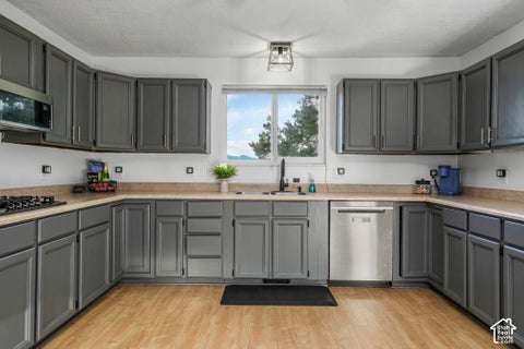 Tiny photo for 9750 S INDIAN RIDGE DR, Sandy, UT 84092 (MLS # 2190503)