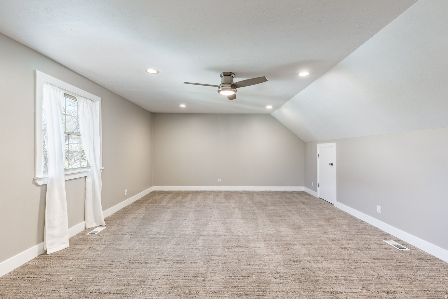 QUAIL HOLLOW #7 - Residential