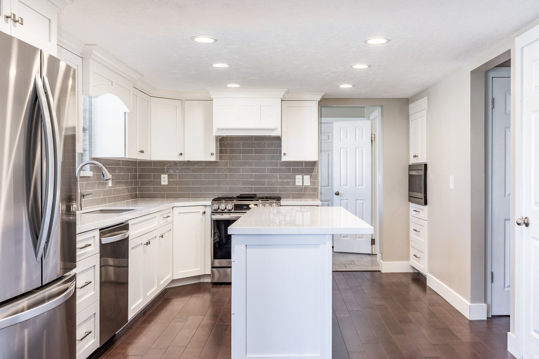 QUAIL HOLLOW #7 - Residential