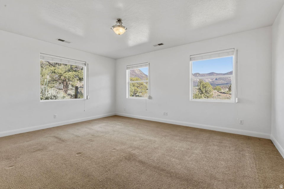 PINE VALLEY RETREAT - Residential