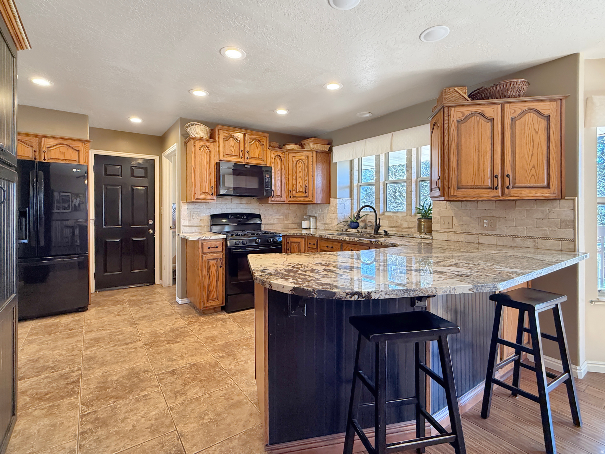 NORTH OAKS COVE - Residential