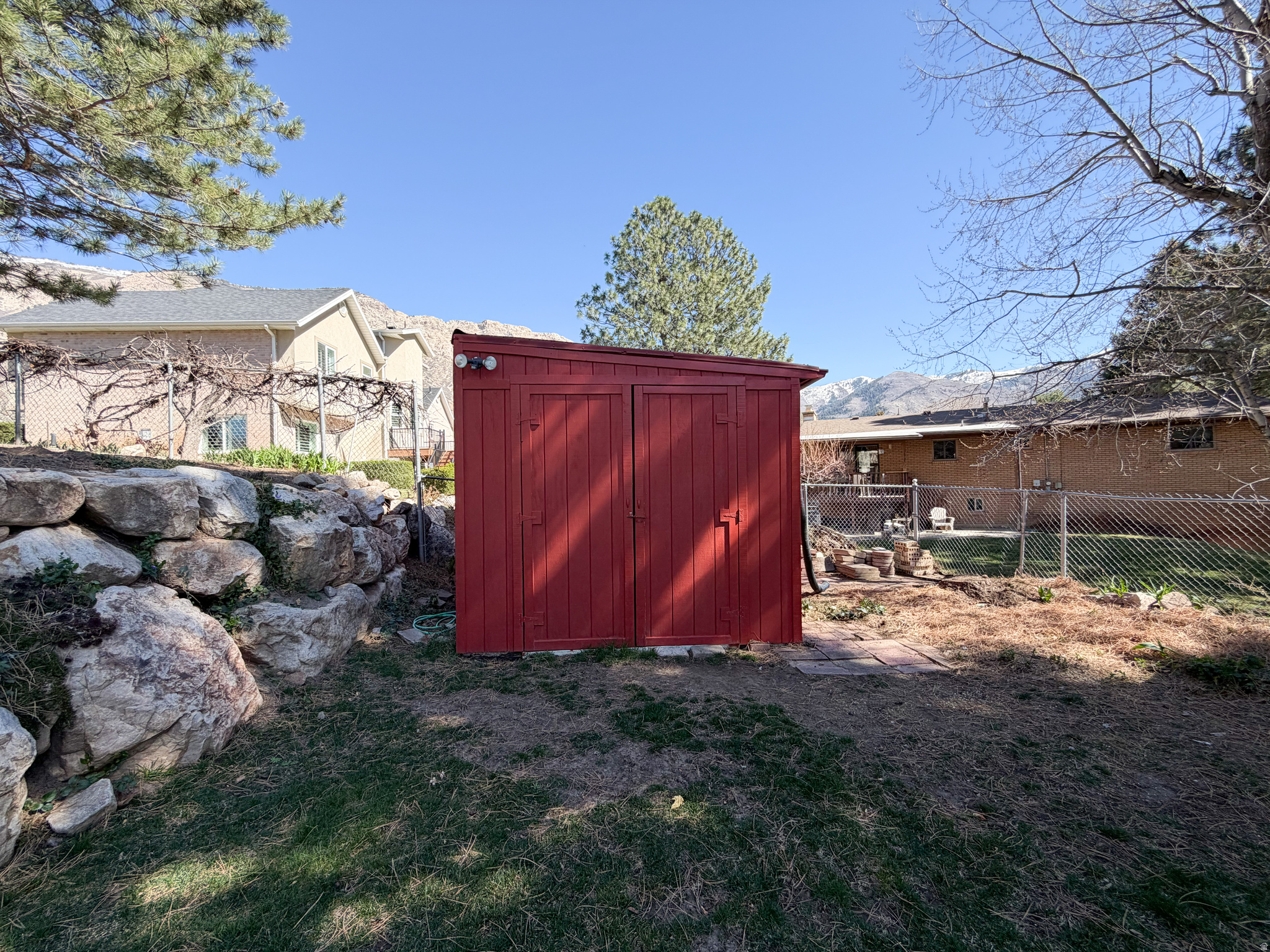 NORTH OAKS COVE - Residential