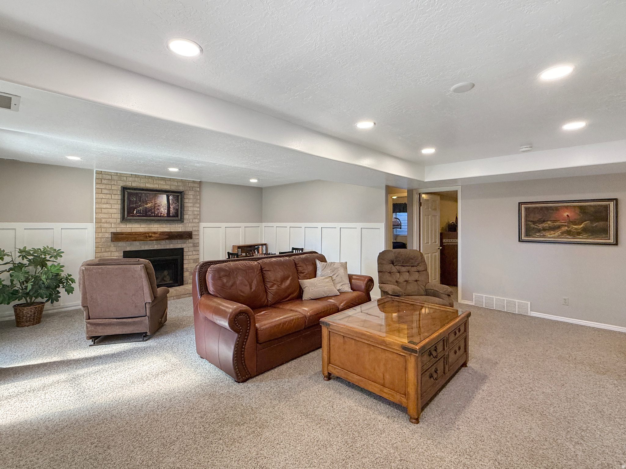 NORTH OAKS COVE - Residential