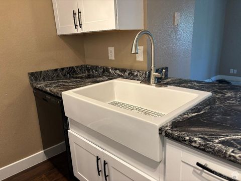 Tiny photo for 1212 E WATERSIDE CV #10, Cottonwood Heights, UT 84047 (MLS # 2115748)