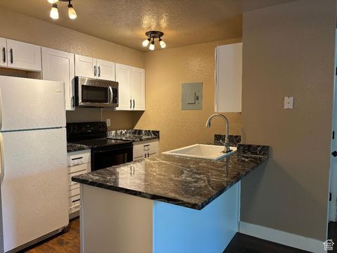 Tiny photo for 1212 E WATERSIDE CV #10, Cottonwood Heights, UT 84047 (MLS # 2115748)