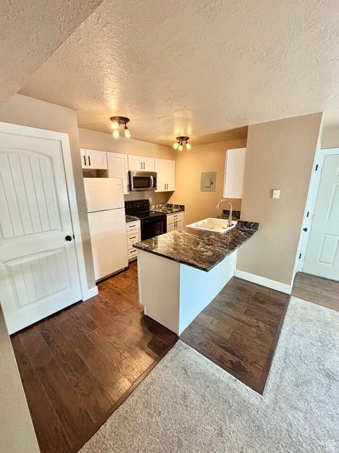 Tiny photo for 1212 E WATERSIDE CV #10, Cottonwood Heights, UT 84047 (MLS # 2115748)