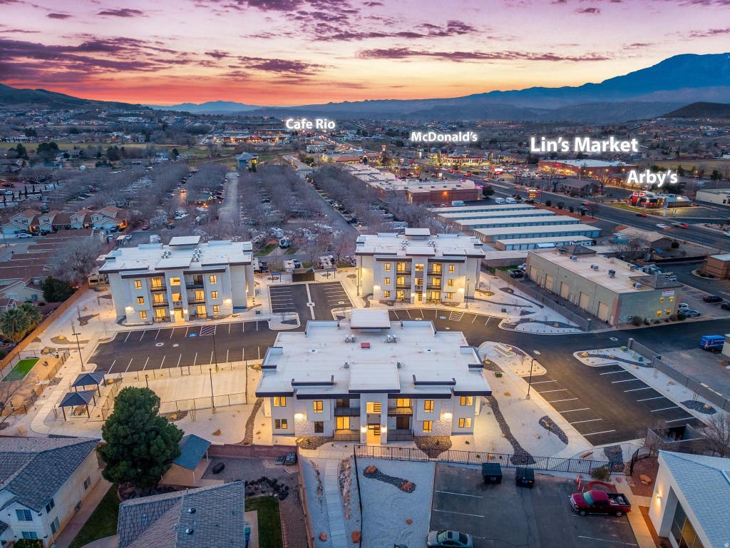 Photo of 983 W STATE ST, Hurricane, UT 84737 (MLS # 2174016)